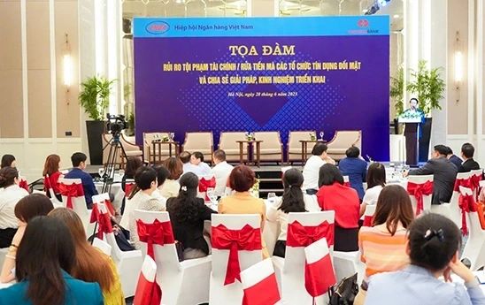 Cảnh báo rủi ro tội phạm rửa tiền mà các tổ chức tín dụng phải đối mặt