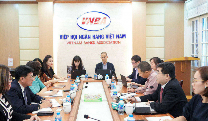 Phó Chủ tịch-Tổng Thư ký Nguyễn Quốc Hùng tiếp, làm việc với đoàn công tác AMRO