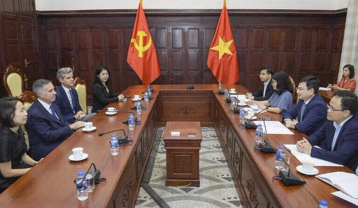 Phó Thống đốc Phạm Thanh Hà tiếp Tổng Giám đốc Toàn cầu Tập đoàn JP Morgan và đại diện IMF tại Việt Nam