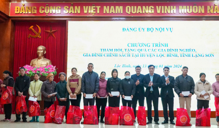 Hiệp hội Ngân hàng Việt Nam đồng hành chương trình “Tết vì người nghèo - Giáp Thìn 2024”