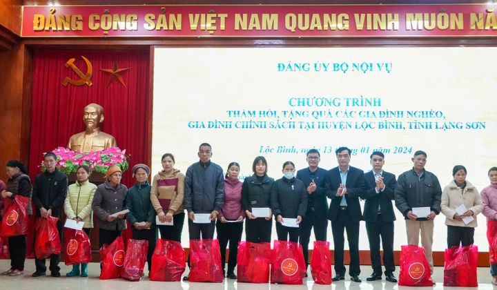 Hiệp hội Ngân hàng Việt Nam đồng hành chương trình “Tết vì người nghèo - Giáp Thìn 2024”