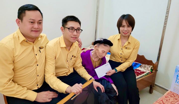 Bac A Bank thăm hỏi, tặng quà Mẹ Việt Nam Anh hùng nhân dịp Tết