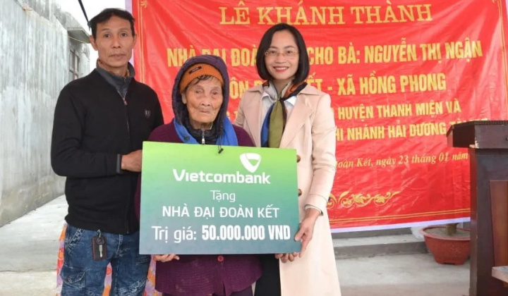 Các chi nhánh Vietcombank thực hiện chuỗi an sinh xã hội nhân dịp Tết Giáp Thìn