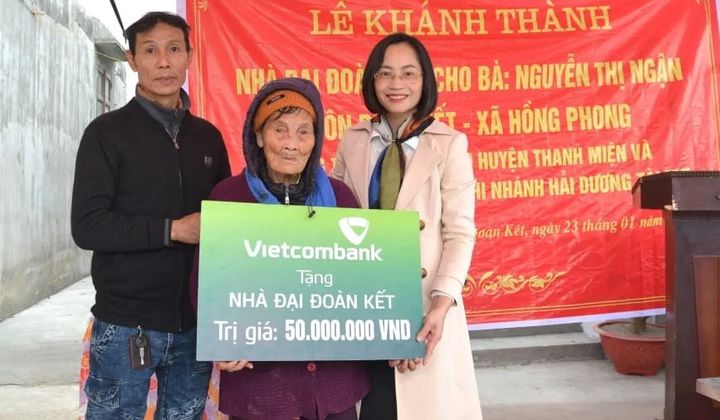 Các chi nhánh Vietcombank thực hiện chuỗi an sinh xã hội nhân dịp Tết Giáp Thìn