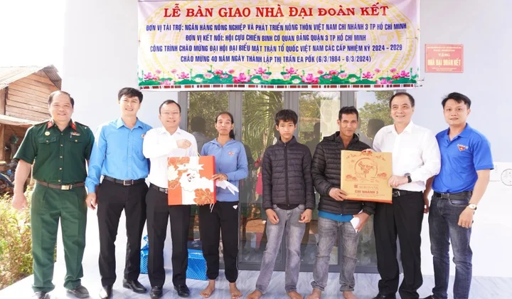 Agribank Chi nhánh 3 mang niềm vui đến với hộ nghèo trước thềm năm mới