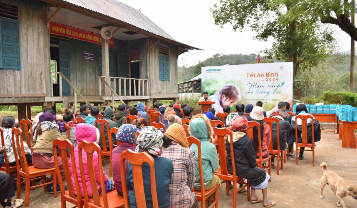 ABBank gây quỹ tài trợ 50.000 cây gỗ lớn cho người dân Quảng Bình