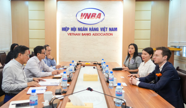 Vietnam Banks Association and Vietnam Advisors talked about the Euro Finance Week 2024