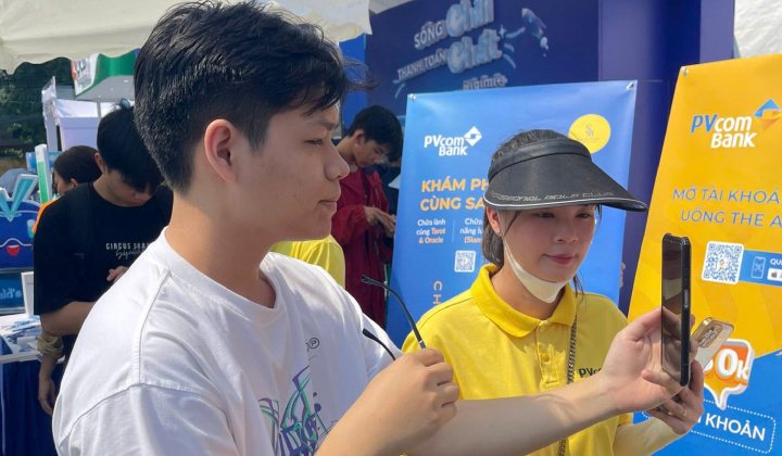 PVcomBank ghi dấu ấn trong lần thứ 4 tham gia “Ngày thẻ Việt Nam 2024”