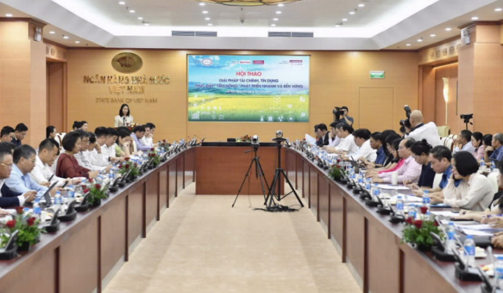 Promoting "agriculture, rural areas and farmers" to develop rapidly and sustainably