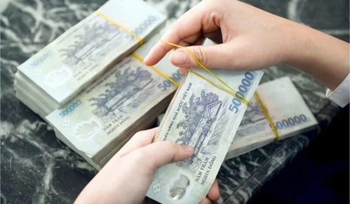 Individual customers' bank savings hit record high