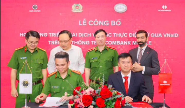 Techcombank triển khai dịch vụ xác thực điện tử qua VneID