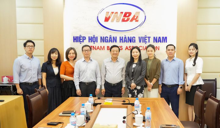 Phó Chủ tịch kiêm Tổng Thư ký Nguyễn Quốc Hùng tiếp lãnh đạo Moody’s Ratings