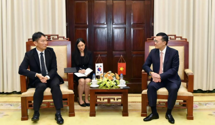 Phó Thống đốc Phạm Quang Dũng tiếp Thống đốc Cơ quan dịch vụ giám sát tài chính Hàn Quốc