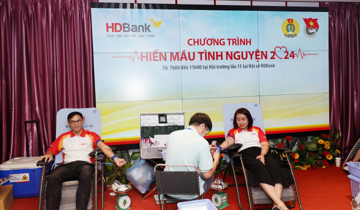 150 cán bộ nhân viên HDBank tham gia hiến máu tình nguyện