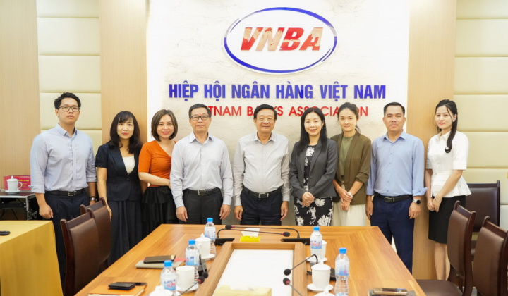 VNBA's Secretary General received Moody's Rating delegation