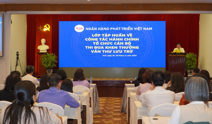 VDB khai giảng lớp tập huấn về công tác hành chính nhân sự cho cán bộ