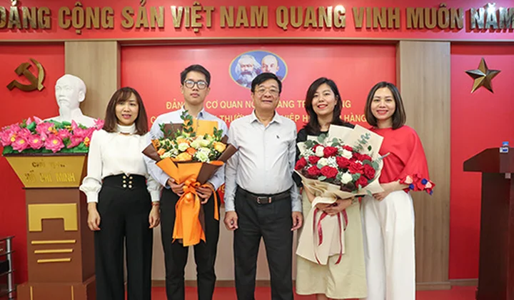 Chi bộ Hiệp hội Ngân hàng Việt Nam kết nạp đảng viên mới