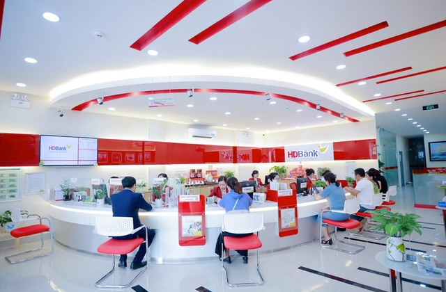 HDBank hỗ trợ khách hàng cập nhật sinh trắc học ngoài giờ hành chính