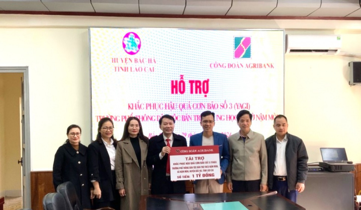 Agribank Lào Cai hỗ trợ trường phổ thông dân tộc bán trú THCS xã Nậm Mòn