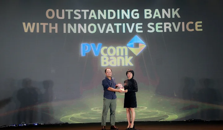 PVcomBank nhận hai giải thưởng tại Hội nghị Tổ chức thành viên NAPAS 2024