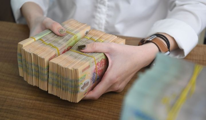 Tiền gửi ngân hàng kỷ lục hơn 14 triệu tỷ đồng