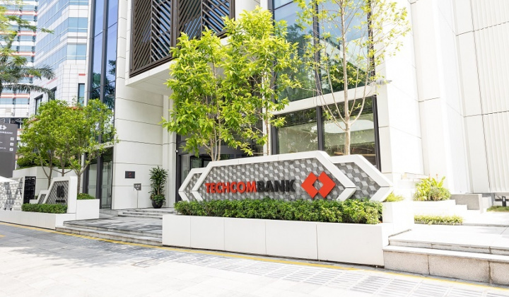 Techcombank vượt chiều gió ngược, trả cổ tức năm 2024