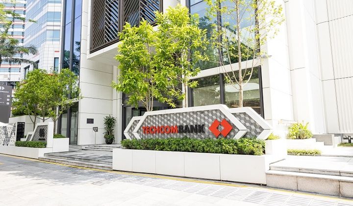 Techcombank vượt chiều gió ngược, trả cổ tức năm 2024