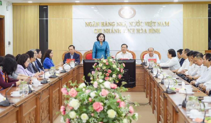 Thống đốc Nguyễn Thị Hồng làm việc với Ngân hàng Nhà nước Việt Nam chi nhánh tỉnh Hòa Bình