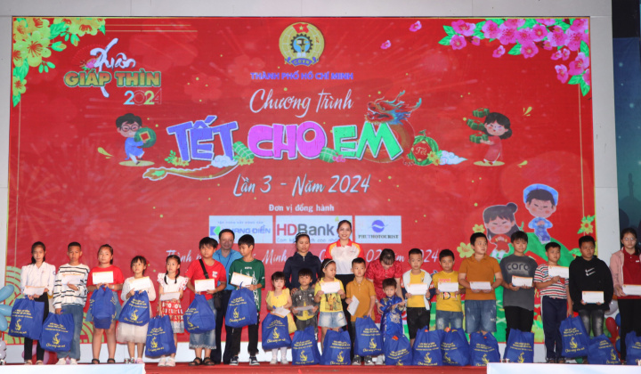 HDBank tặng 500 phần quà cho các em thiếu nhi hoàn cảnh khó khăn
