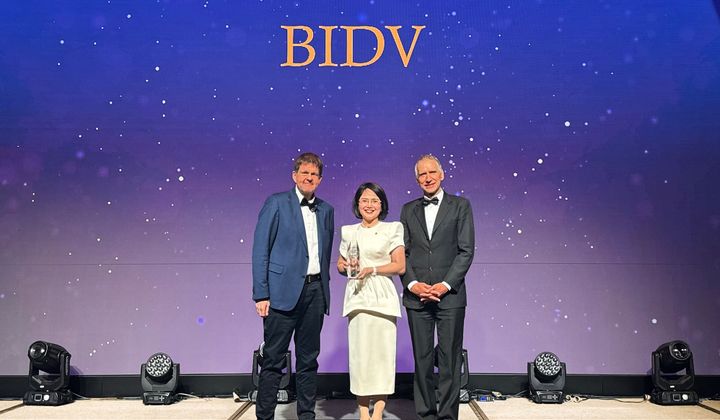 BIDV lập kỷ lục 9 lần nhận giải thưởng ngân hàng bán lẻ tốt nhất Việt Nam