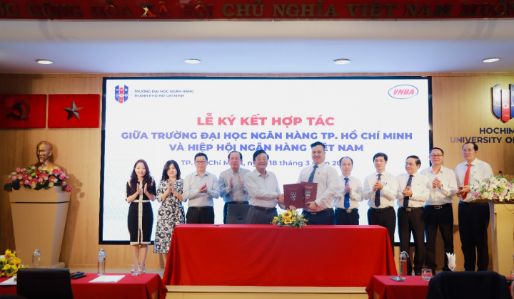 Hiệp hội Ngân hàng Việt Nam ký thỏa thuận hợp tác với Trường Đại học Ngân hàng TP.Hồ Chí Minh