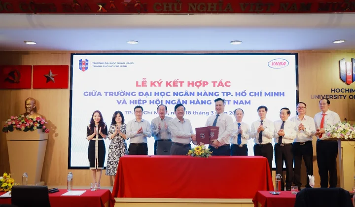 Hiệp hội Ngân hàng Việt Nam ký thỏa thuận hợp tác với Trường Đại học Ngân hàng TP.Hồ Chí Minh