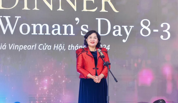 Lãnh đạo nữ ngành Ngân hàng học tập tấm gương Hồ Chí Minh trên quê hương Bác