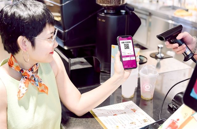 Future of digital banking hinges on data security: experts