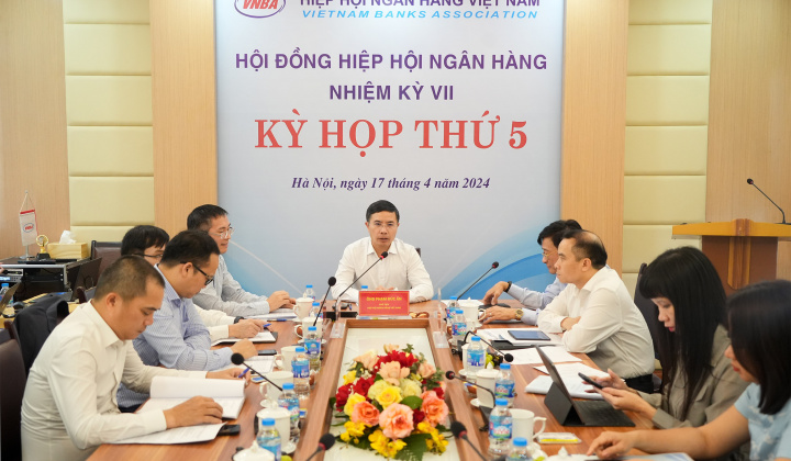 The Council of Vietnam Banks Association meets for the 5th session, term VII