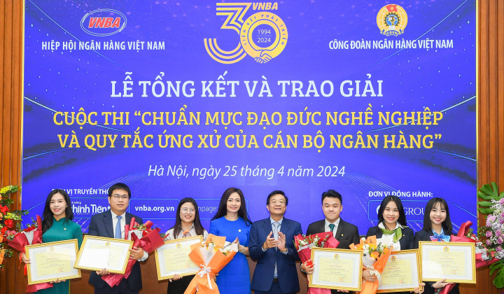 Lễ tổng kết và trao giải cuộc thi "Chuẩn mực đạo đức nghề nghiệp và quy tắc ứng xử người cán bộ ngân hàng"