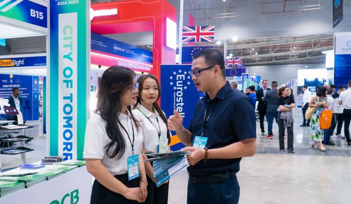 OCB mang giải pháp tài chính số đến triển lãm quốc tế Smart City Asia 2024