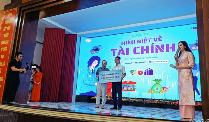 Shinhan Finance đồng hành cùng chương trình giáo dục tài chính tại Huế