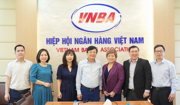 Vietnam Banks Association received and worked with the International Compliance Association