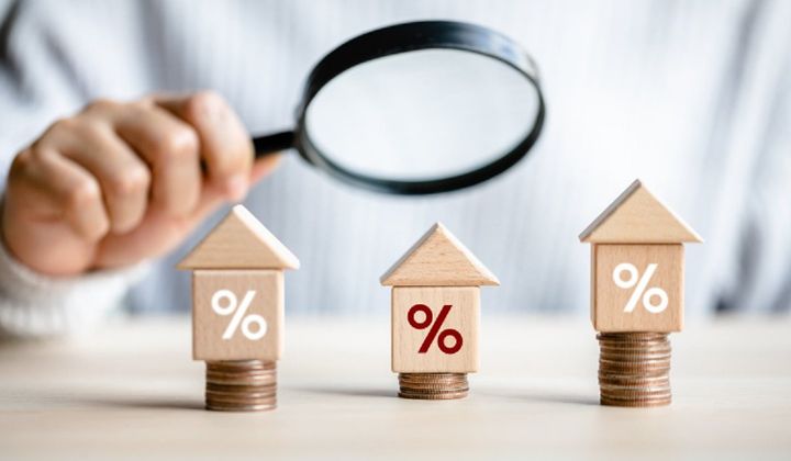 Chênh lệch bình quân giữa lãi suất cho vay và lãi suất huy động