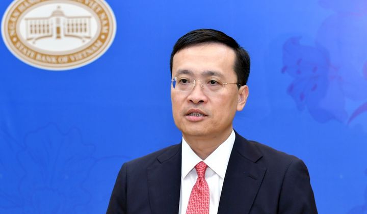 NHNN sẽ bán vàng cho 4 NHTMNN để bán trực tiếp tới người dân