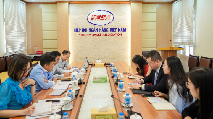 VNBA Secretary General received and talked with Delegation from the Bond Connect Company Limited