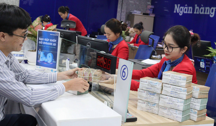 TP. Hồ Chí Minh: Tín dụng tạo lập dòng tiền tháo gỡ các điểm nghẽn kinh tế