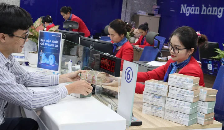TP. Hồ Chí Minh: Tín dụng tạo lập dòng tiền tháo gỡ các điểm nghẽn kinh tế