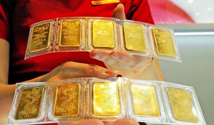 Giá vàng biến động, người dân nên thận trọng mua bán vàng