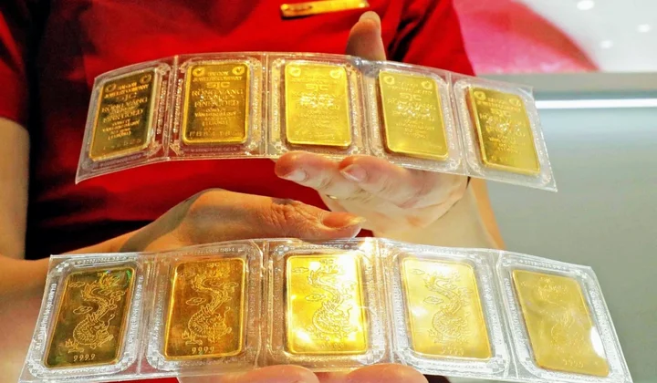 Giá vàng biến động, người dân nên thận trọng mua bán vàng