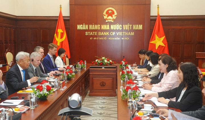 Thống đốc NHNN tiếp Chủ tịch ngân hàng AIIB