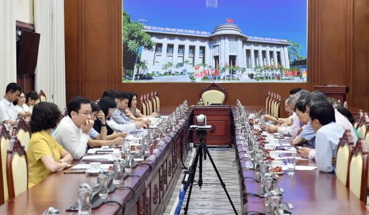 NHNN họp với các chuyên gia về chính sách ngoại tệ và lãi suất tiền gửi bằng đồng đô la Mỹ