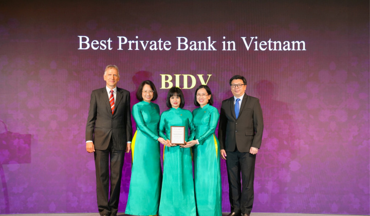 BIDV nhận “cú đúp” giải thưởng uy tín trong lĩnh vực ngân hàng bán lẻ