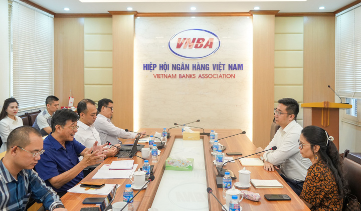 Hiệp hội Ngân hàng Việt Nam làm việc với Tập đoàn Tài chính Quốc tế (IFC)